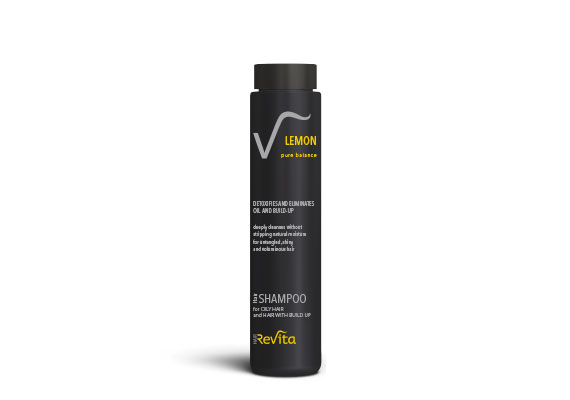 <strong><em>Detoxifies and eliminates 
oil and build-up.</em></strong><br>Oil removing and detoxifying shampoo.
Removes sebum, toxins and cosmetic build-up without drying the hair.<br>
Leaves hair clean, shiny, manageable and full of body.
Does not contain silicones nor amines.